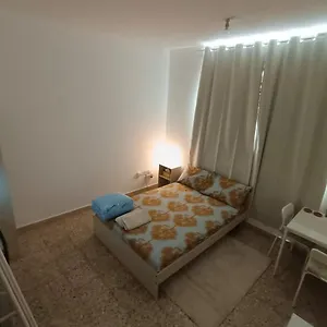  Проживание в семье Affordable Transient - Not A - Sharing Kitchen And Washrooms